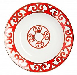 Тарелка для супа Heritage, DG-DW-247 Тарелка для супа Heritage, DG-DW-247Тарелки и комплекты тарелок<br>Яркая и нарядная суповая тарелка коллекции <br>«Heritage» (Наследие) внесет праздничные нотки <br>в ежедневную трапезу, и украсит собой торжественный <br>обед. Тарелка изготовлена из костяного <br>фарфора высшего качества и декорирована <br>великолепным орнаментом в стиле модерн <br>(moderne) по краю и солярным символом в центре. <br>Очень выигрышно смотрится сочетание белоснежного <br>фарфора и алой отделки: простое и одновременно <br>контрастное, оно придает изделию эффектный, <br>сияющий вид. Как и другие изделия, серии <br>вы можете приобрести тарелку для супа отдельно <br>или в составе сервиза.<br><br>Цвет: None<br>Материал: None<br>Вес кг: 0.2