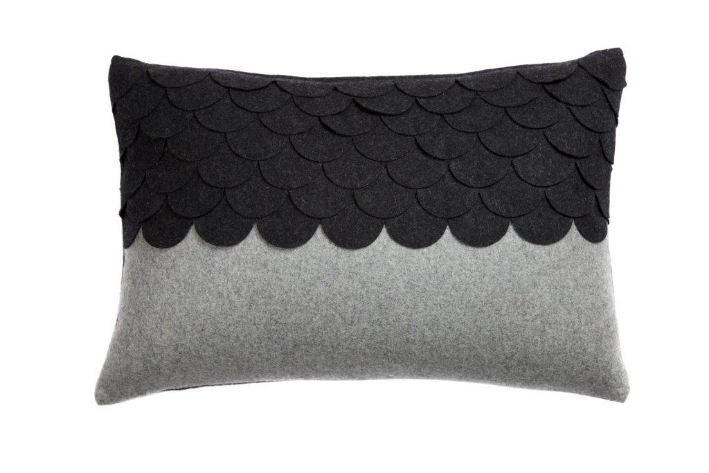Подушка c узором Marbella Dark Gray Подушка c узором Marbella Dark Gray