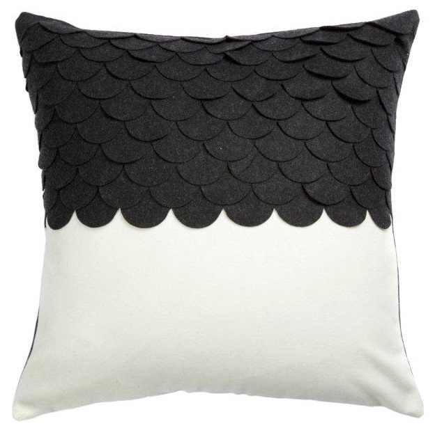 Подушка c узором Marbella Black 3 подушка c узором marbella dark gray 3 dg d pl412