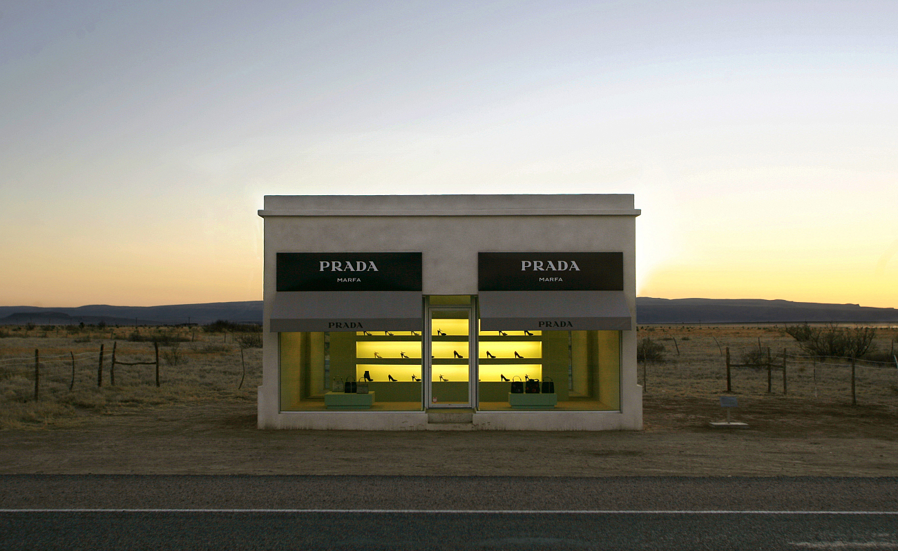 Постер Prada Marfa А4 Постер Prada Marfa А4