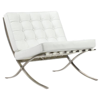 Кресло кожаное с металлическими ножками молочное Barcelona Chair