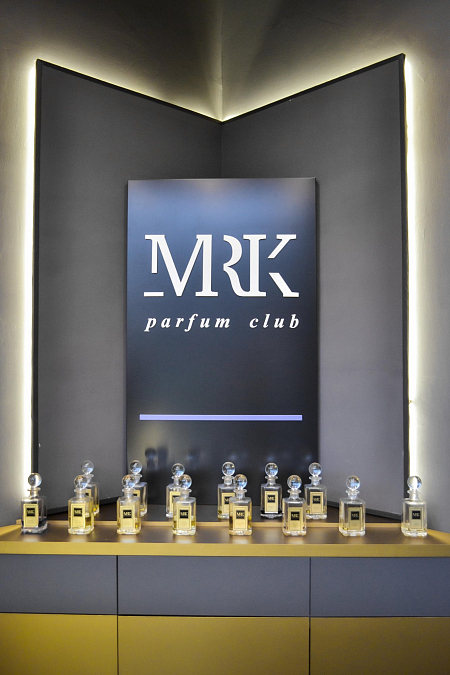 Интерьер кафе и ресторана, проект «Бутик селективной парфюмерии «MRK» ТЦ «Аквамолл», метро проспект Большевиков, Общественный объект»